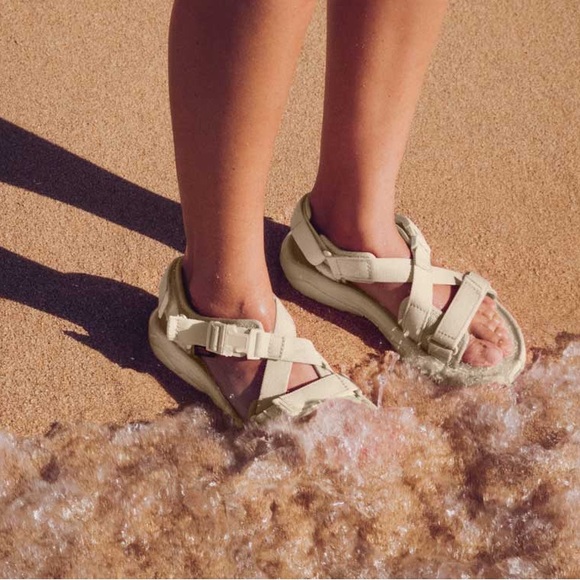 Teva HURRICANE VERGE fushia purple sandal women’s size 7 & 8 NWTS✨ - Picture 12 of 13